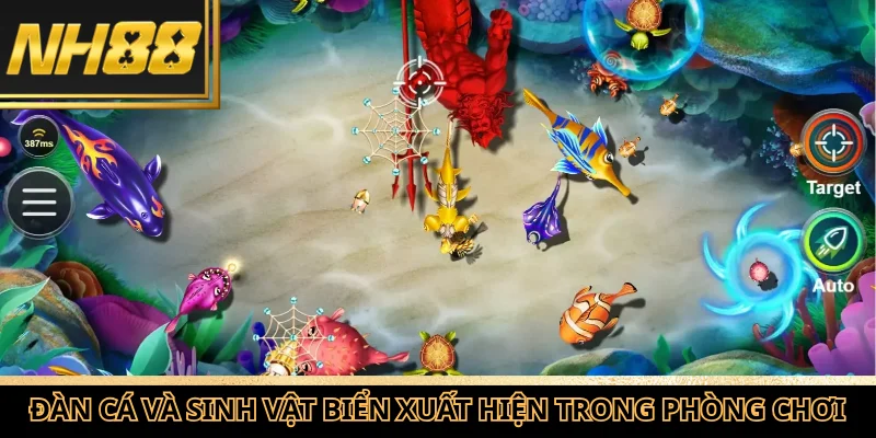 Đàn cá và sinh vật biển xuất hiện trong phòng chơi bắn cá.